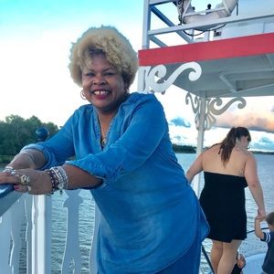 Meet your Posher, Amelia